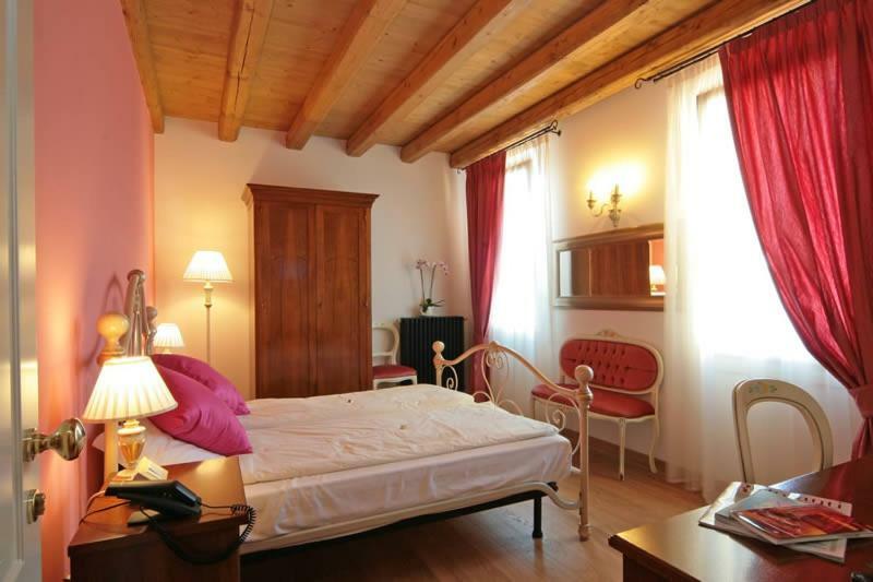 Locanda Al Ponte De Fero เยโซโล ภายนอก รูปภาพ